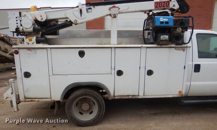 image for item FX9041 2004 Ford F550 Super Duty service truck