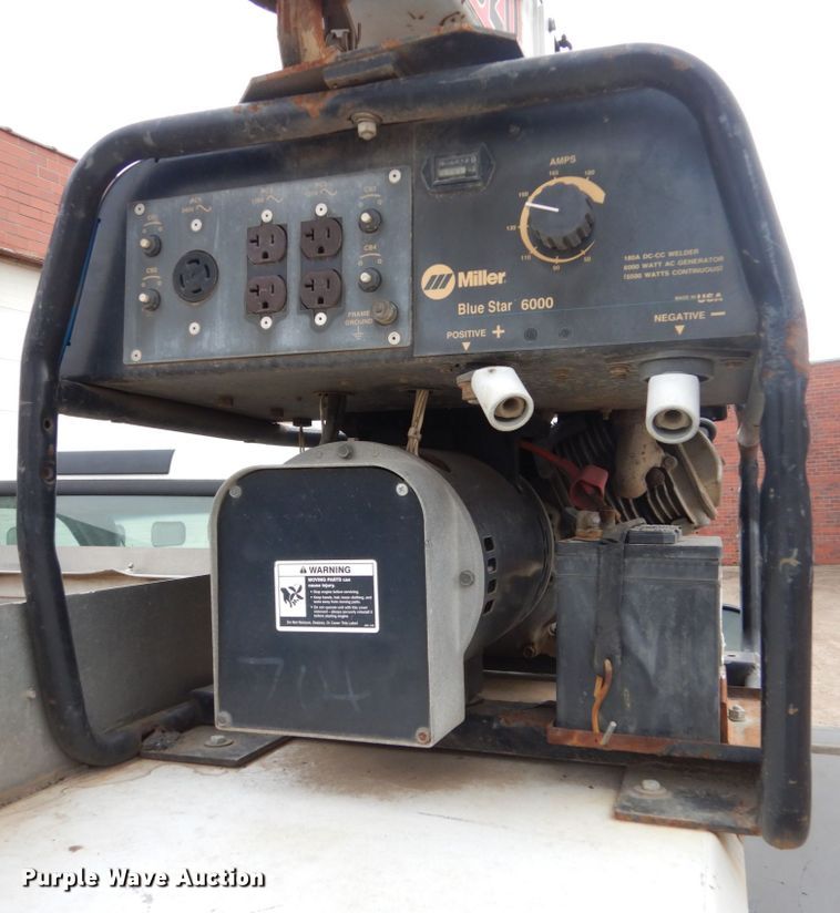 image for item FX9041 2004 Ford F550 Super Duty service truck