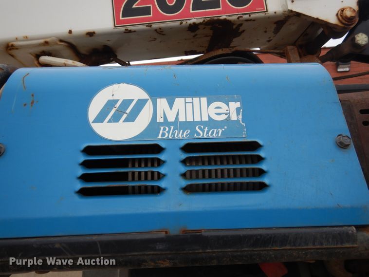 image for item FX9041 2004 Ford F550 Super Duty service truck