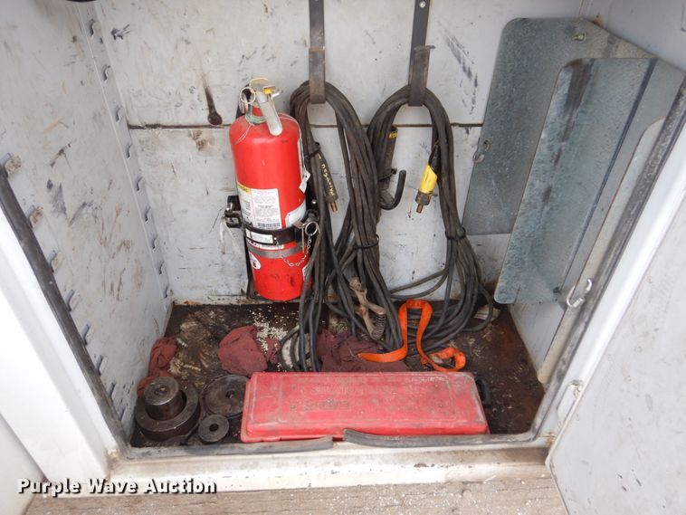 image for item FX9041 2004 Ford F550 Super Duty service truck