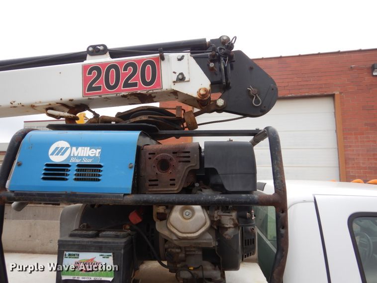 image for item FX9041 2004 Ford F550 Super Duty service truck