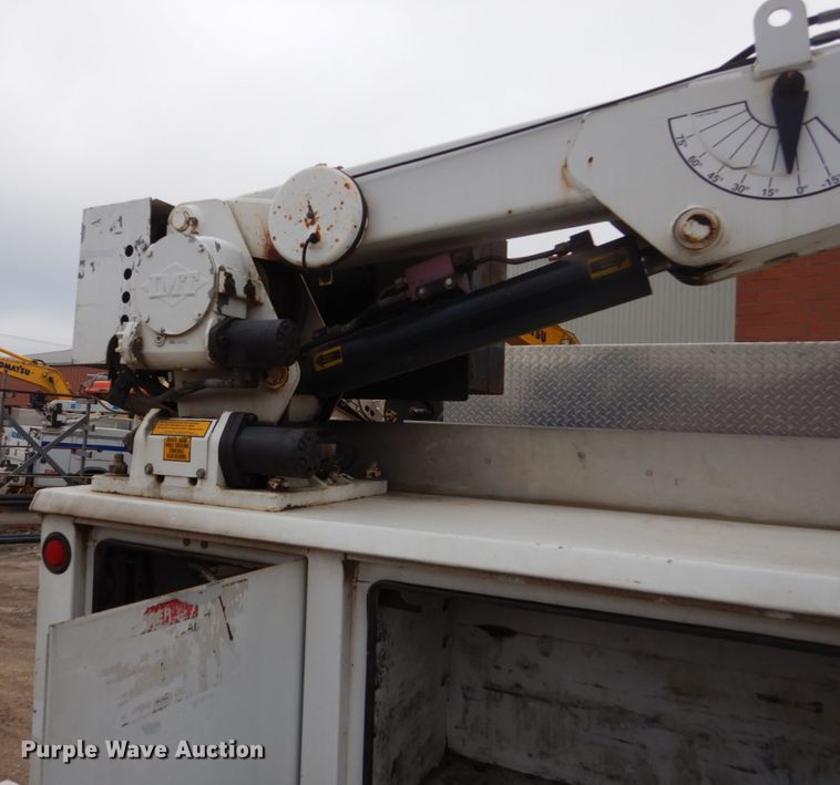 image for item FX9041 2004 Ford F550 Super Duty service truck