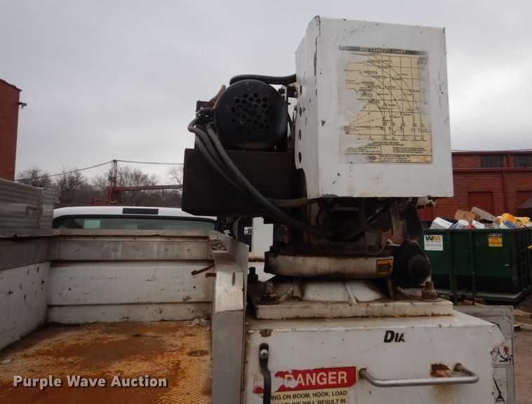 image for item FX9041 2004 Ford F550 Super Duty service truck