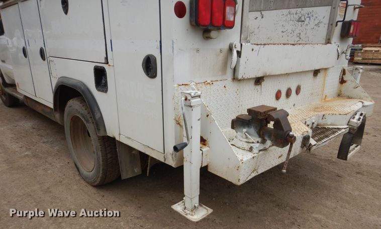 image for item FX9041 2004 Ford F550 Super Duty service truck