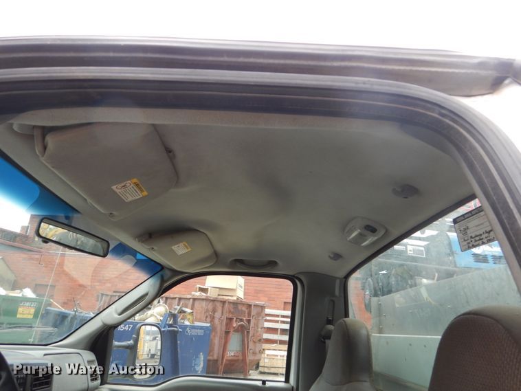 image for item FX9041 2004 Ford F550 Super Duty service truck