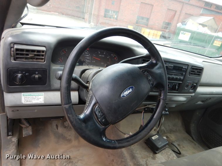 image for item FX9041 2004 Ford F550 Super Duty service truck