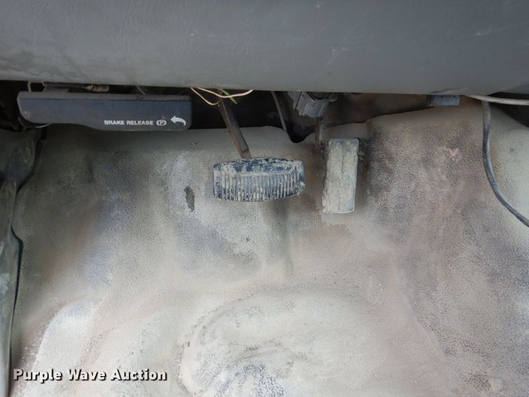 image for item FX9041 2004 Ford F550 Super Duty service truck