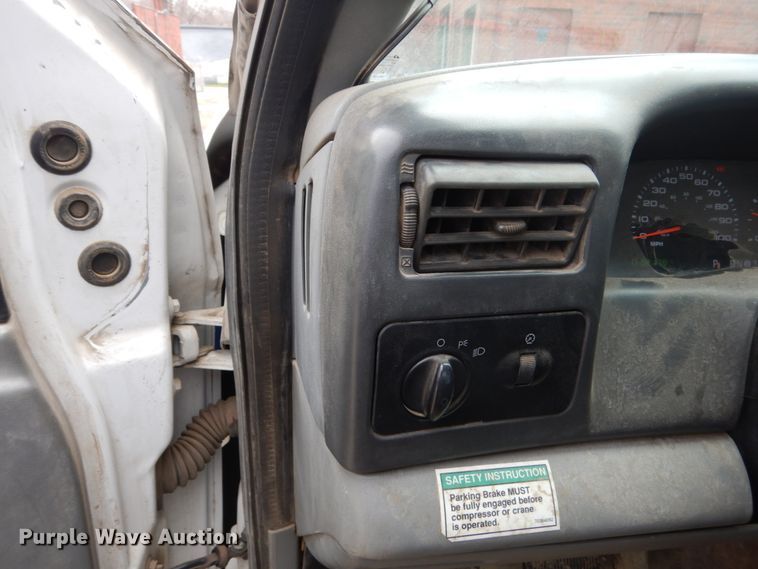 image for item FX9041 2004 Ford F550 Super Duty service truck