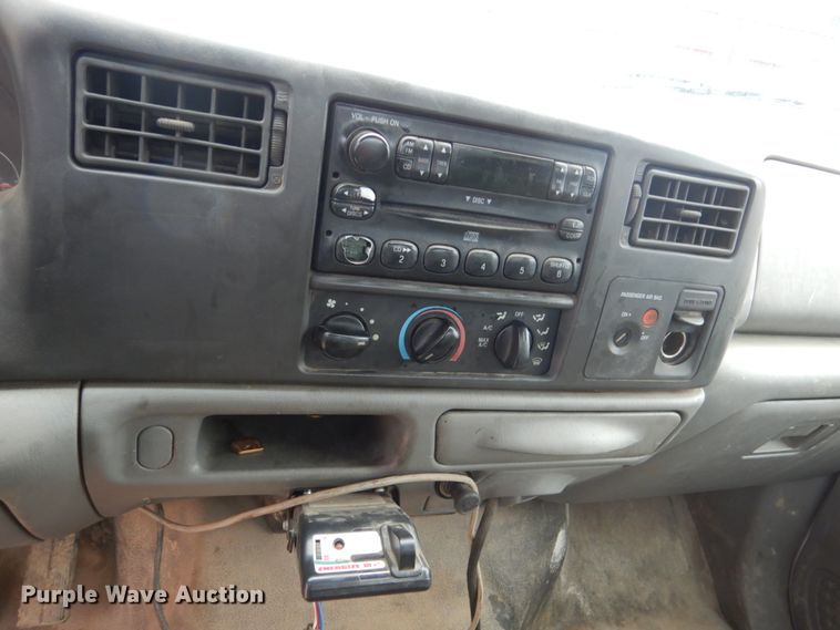 image for item FX9041 2004 Ford F550 Super Duty service truck