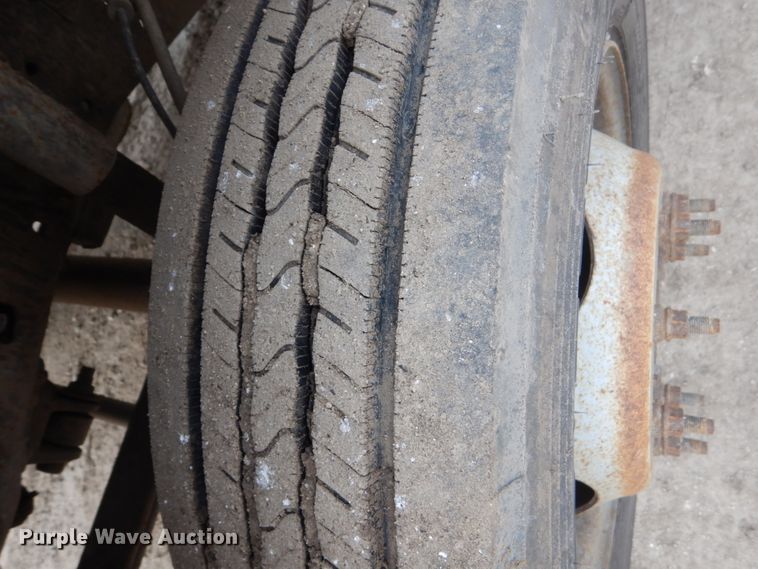 image for item FX9041 2004 Ford F550 Super Duty service truck