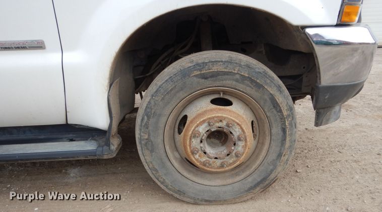 image for item FX9041 2004 Ford F550 Super Duty service truck