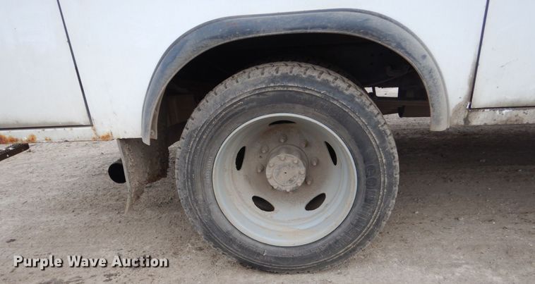 image for item FX9041 2004 Ford F550 Super Duty service truck
