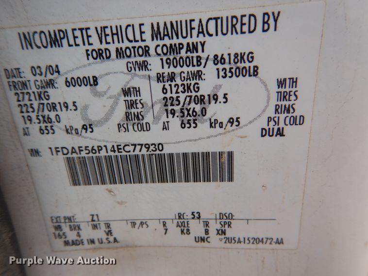 image for item FX9041 2004 Ford F550 Super Duty service truck