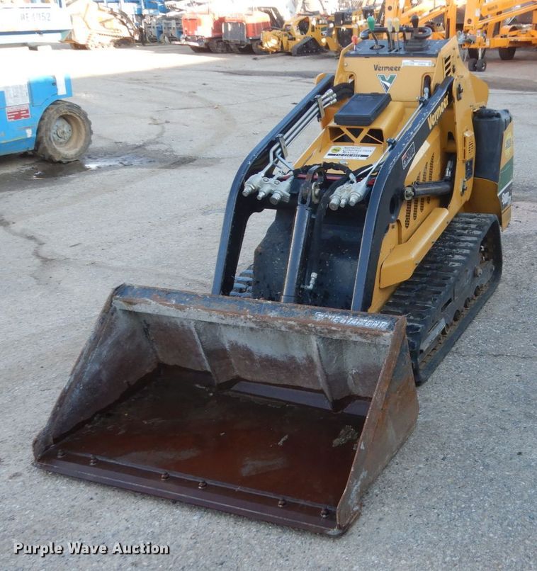 image for item FX9042 2017 Vermeer S800TX  compact utility loader