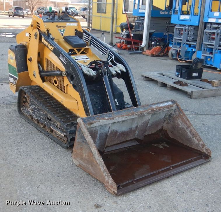 image for item FX9042 2017 Vermeer S800TX  compact utility loader