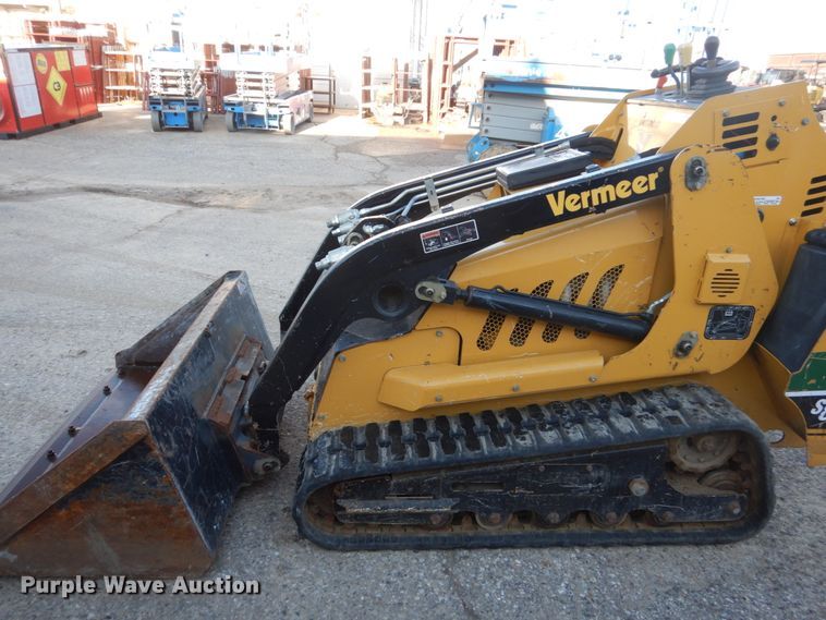 image for item FX9042 2017 Vermeer S800TX  compact utility loader