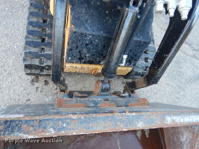 image for item FX9042 2017 Vermeer S800TX  compact utility loader