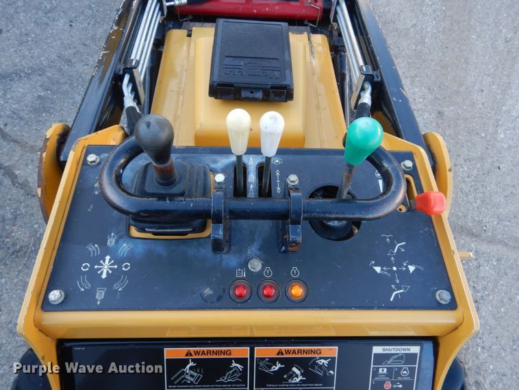 image for item FX9042 2017 Vermeer S800TX  compact utility loader