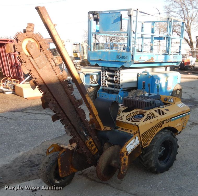 image for item FX9043 2002 Vermeer RT200 trencher