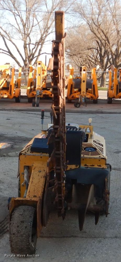 image for item FX9043 2002 Vermeer RT200 trencher