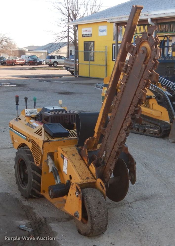 image for item FX9043 2002 Vermeer RT200 trencher