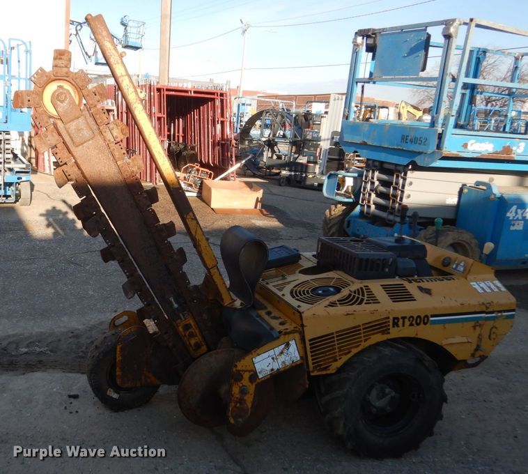 image for item FX9043 2002 Vermeer RT200 trencher