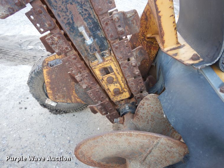 image for item FX9043 2002 Vermeer RT200 trencher