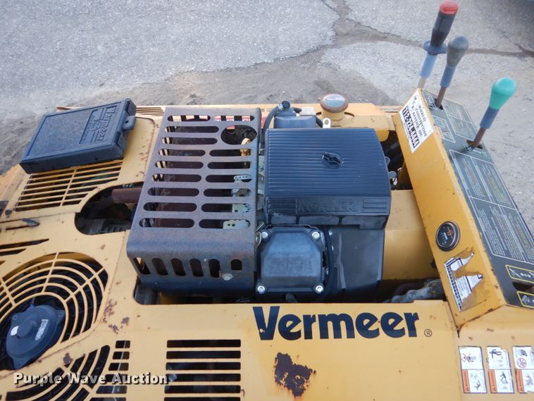 image for item FX9043 2002 Vermeer RT200 trencher