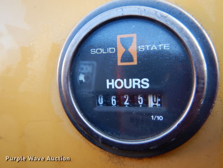 image for item FX9043 2002 Vermeer RT200 trencher