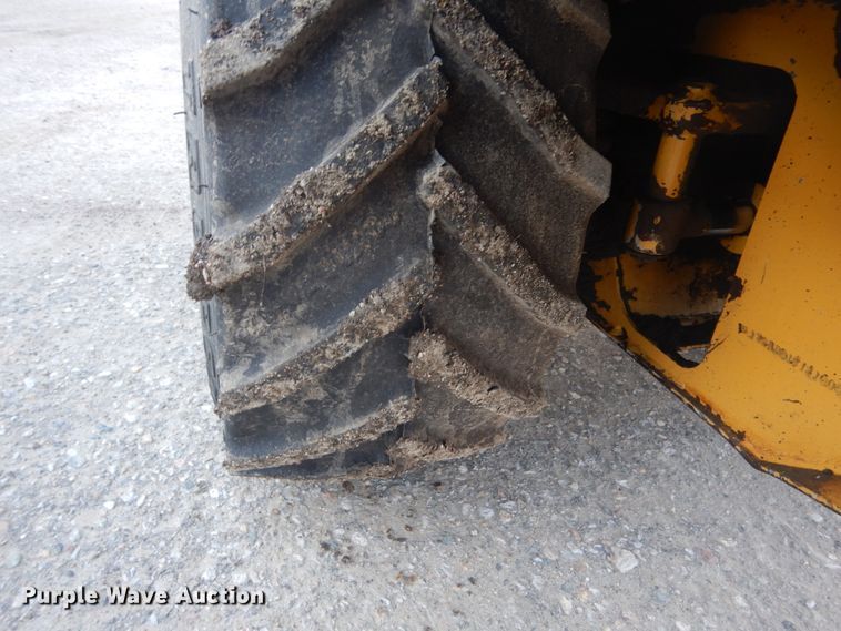 image for item FX9043 2002 Vermeer RT200 trencher