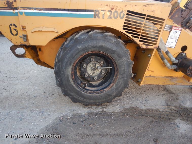 image for item FX9043 2002 Vermeer RT200 trencher