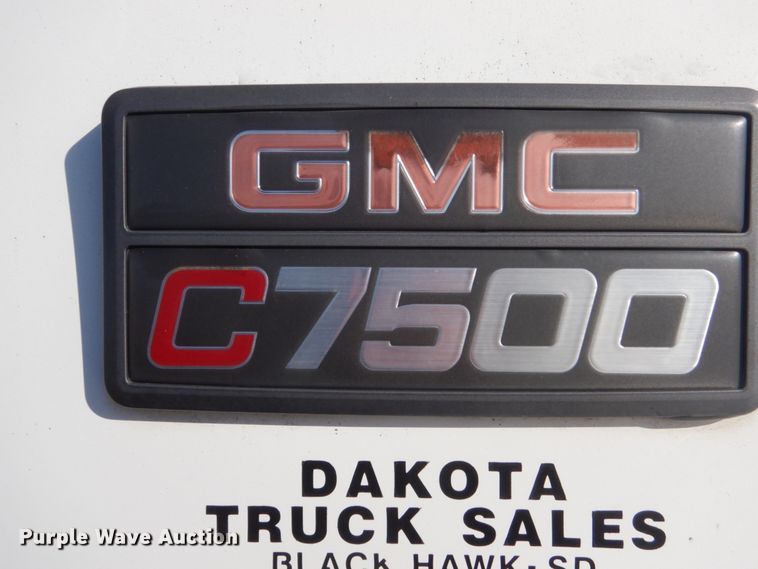 image for item FX9048 1999 GMC C7500 rollback truck