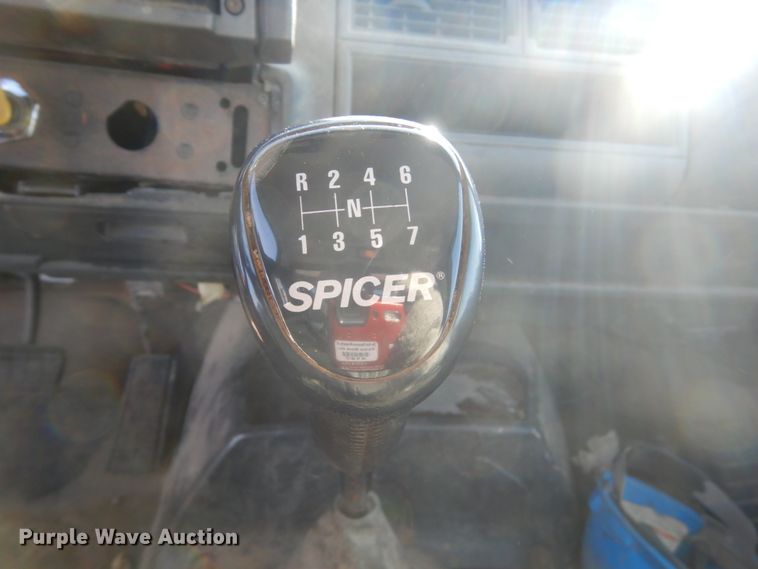 image for item FX9048 1999 GMC C7500 rollback truck