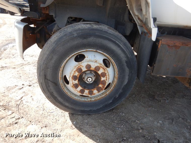 image for item FX9048 1999 GMC C7500 rollback truck