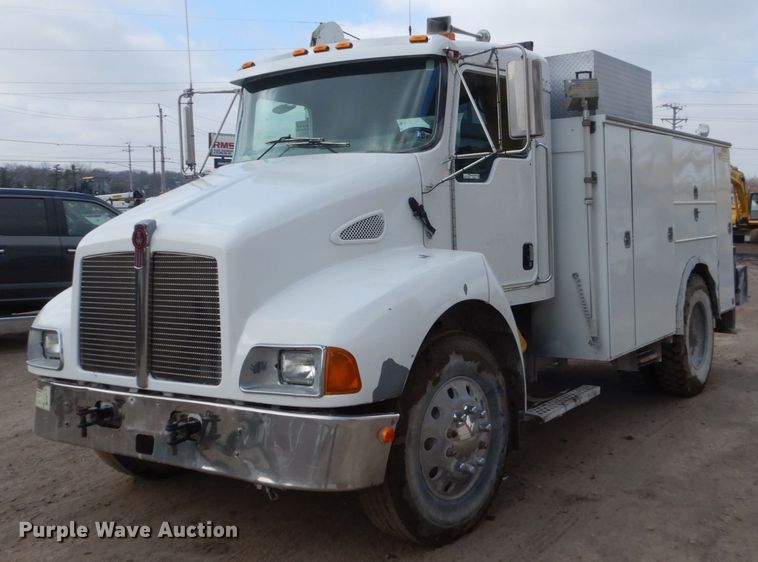 image for item FX9073 2003 Kenworth T300 service truck with crane