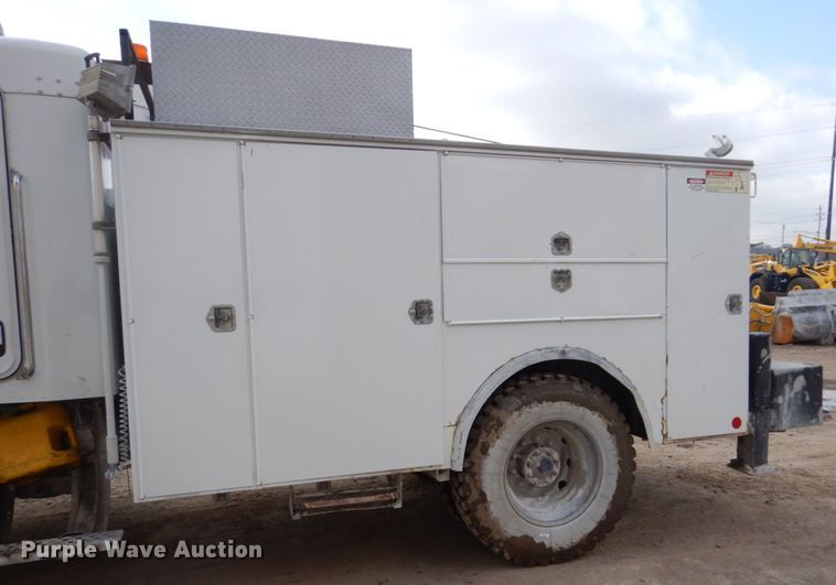 image for item FX9073 2003 Kenworth T300 service truck with crane