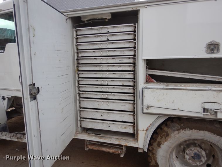 image for item FX9073 2003 Kenworth T300 service truck with crane