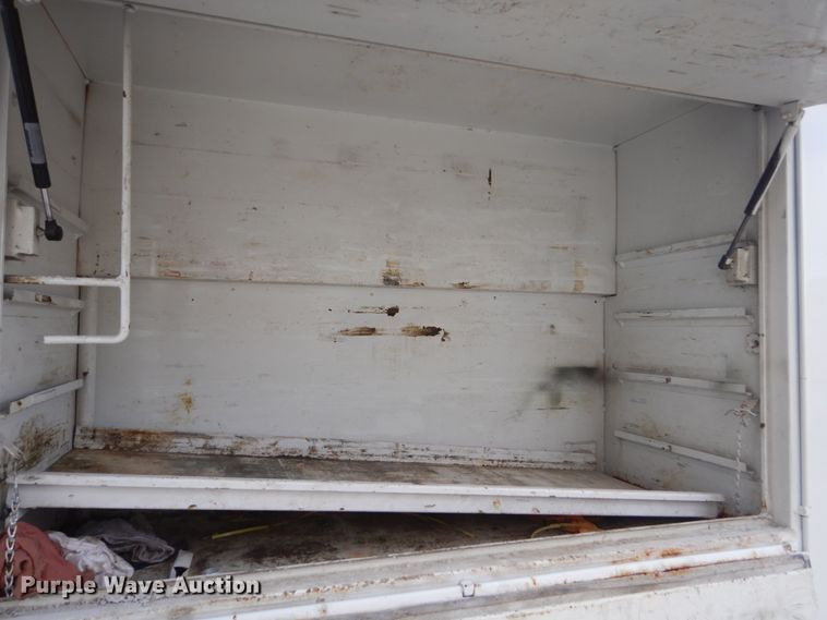 image for item FX9073 2003 Kenworth T300 service truck with crane