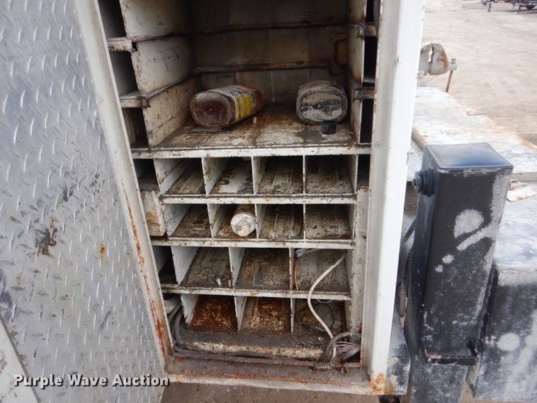 image for item FX9073 2003 Kenworth T300 service truck with crane