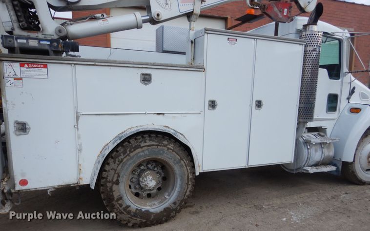 image for item FX9073 2003 Kenworth T300 service truck with crane