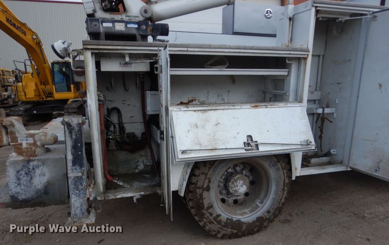 image for item FX9073 2003 Kenworth T300 service truck with crane