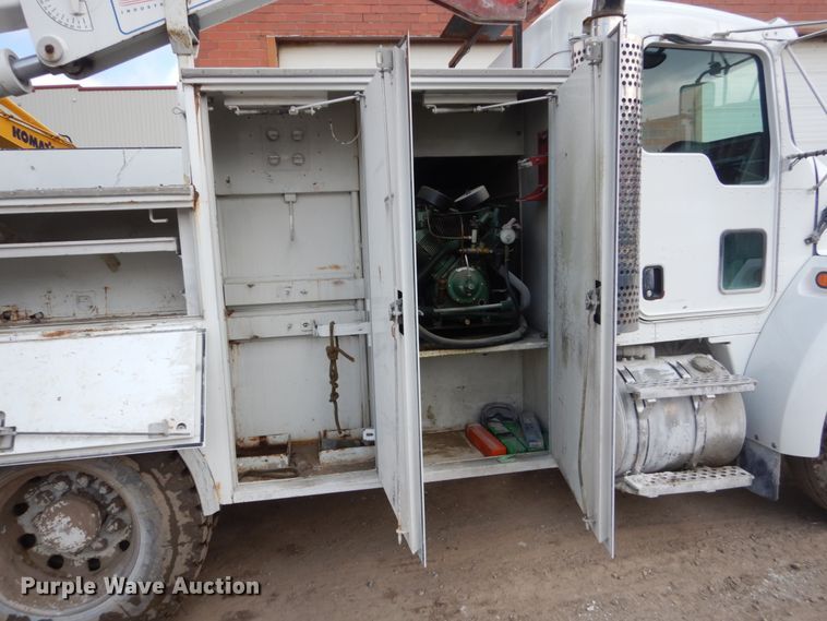 image for item FX9073 2003 Kenworth T300 service truck with crane