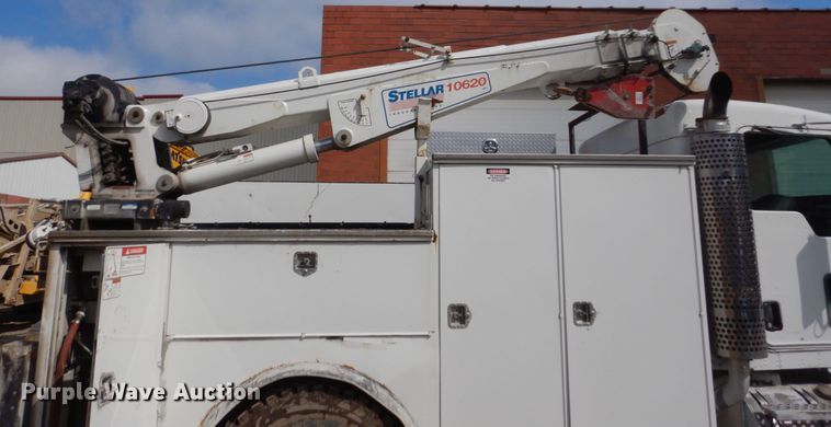 image for item FX9073 2003 Kenworth T300 service truck with crane