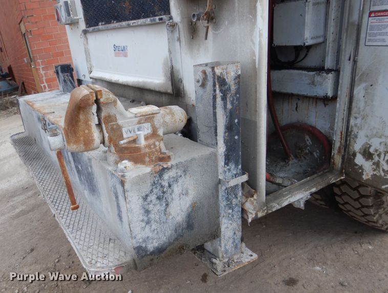 image for item FX9073 2003 Kenworth T300 service truck with crane