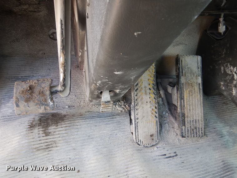 image for item FX9073 2003 Kenworth T300 service truck with crane