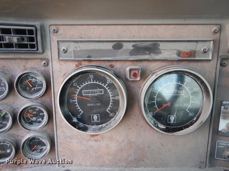 image for item FX9073 2003 Kenworth T300 service truck with crane