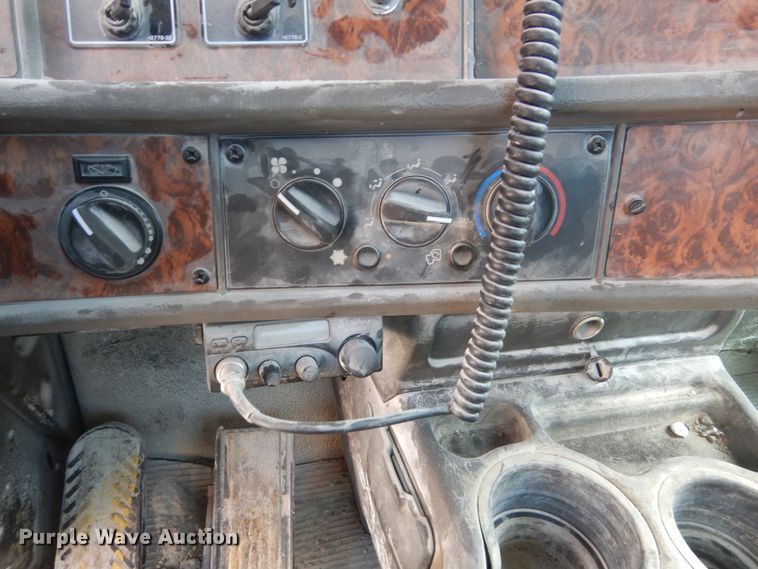 image for item FX9073 2003 Kenworth T300 service truck with crane