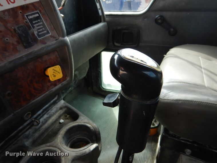 image for item FX9073 2003 Kenworth T300 service truck with crane