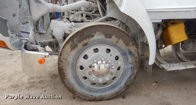 image for item FX9073 2003 Kenworth T300 service truck with crane