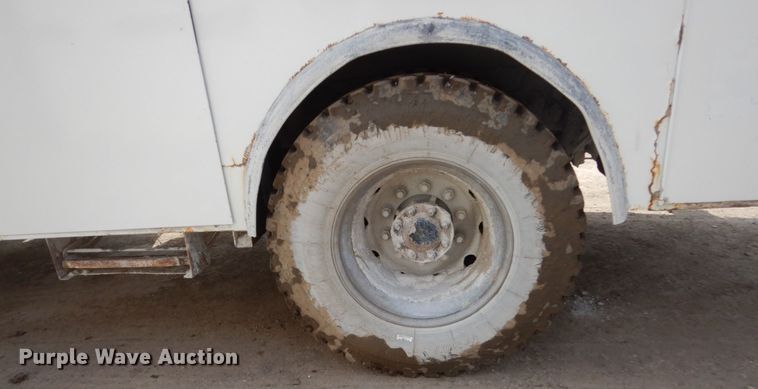 image for item FX9073 2003 Kenworth T300 service truck with crane